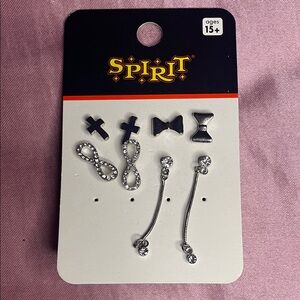 Spirit Earrings 🖤